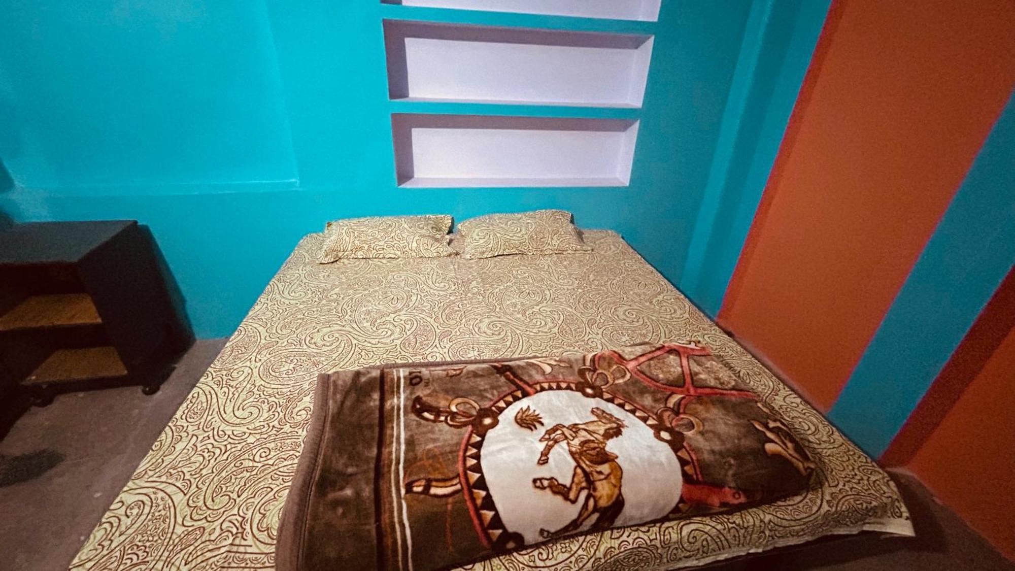 Tandon Lodge Varanasi Eksteriør billede